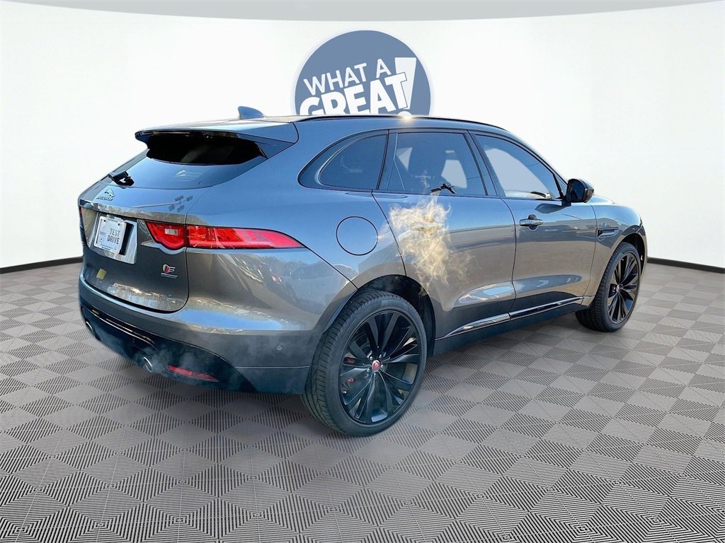 Used 2019 Jaguar F-PACE S image 7