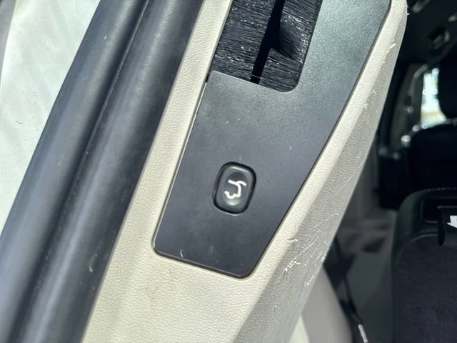 Used 2019 Dodge Grand Caravan SXT FWD image 36