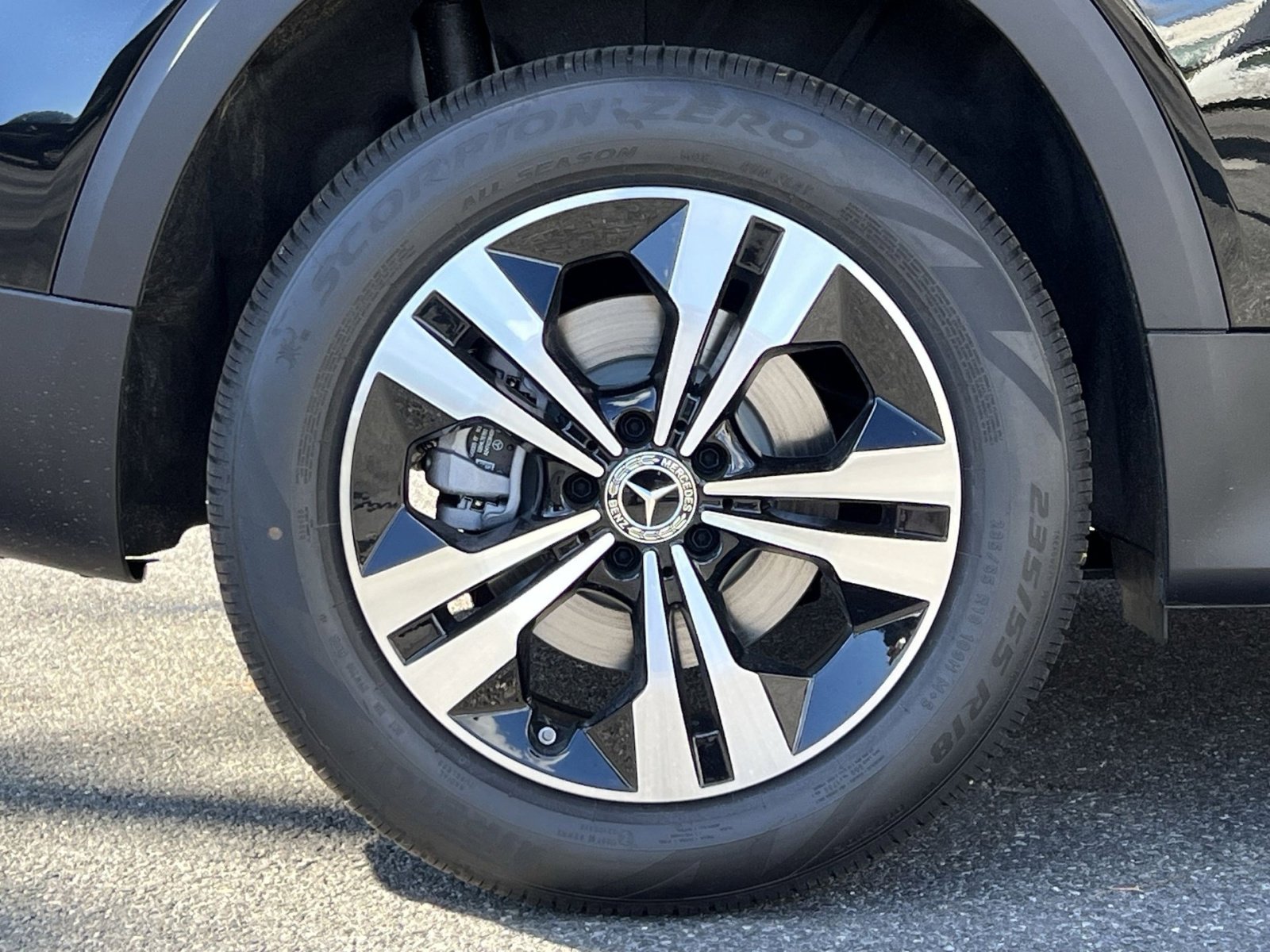 New 2026 Mercedes-Benz GLB 250 4MATIC image 10