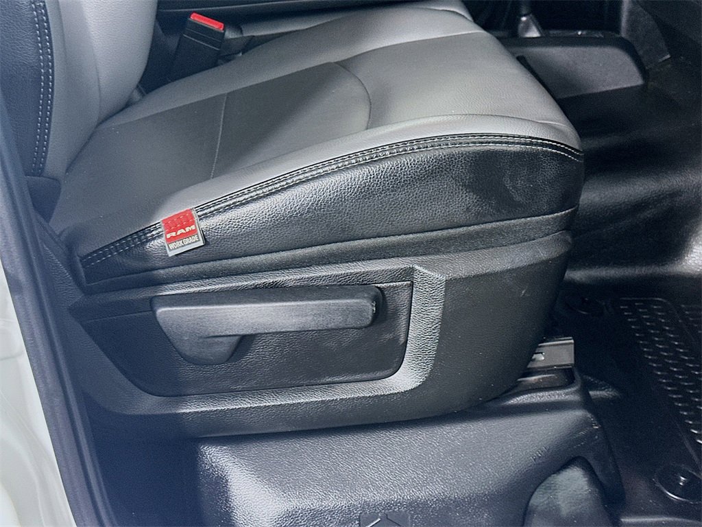 Used 2024 RAM 3500 Tradesman w/ Chrome Appearance Group image 23