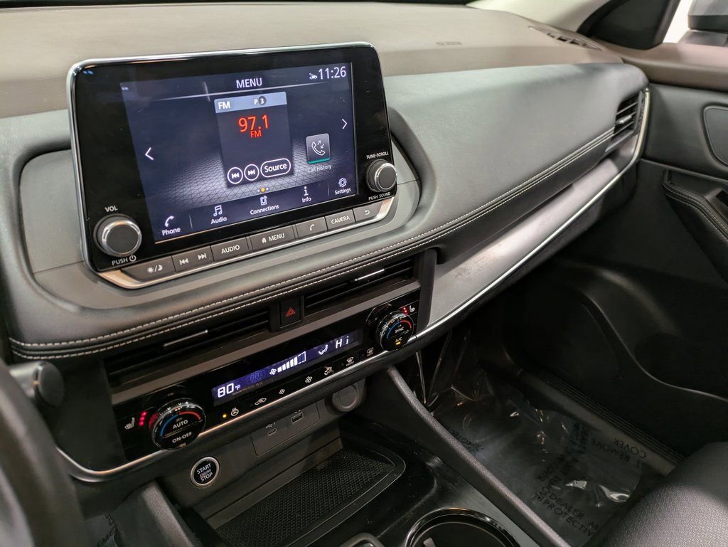 Used 2023 Nissan Rogue SV w/ SV Premium B Package image 11