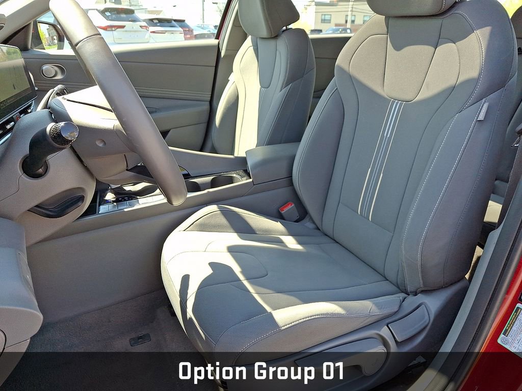 Used 2025 Hyundai Elantra SEL image 12