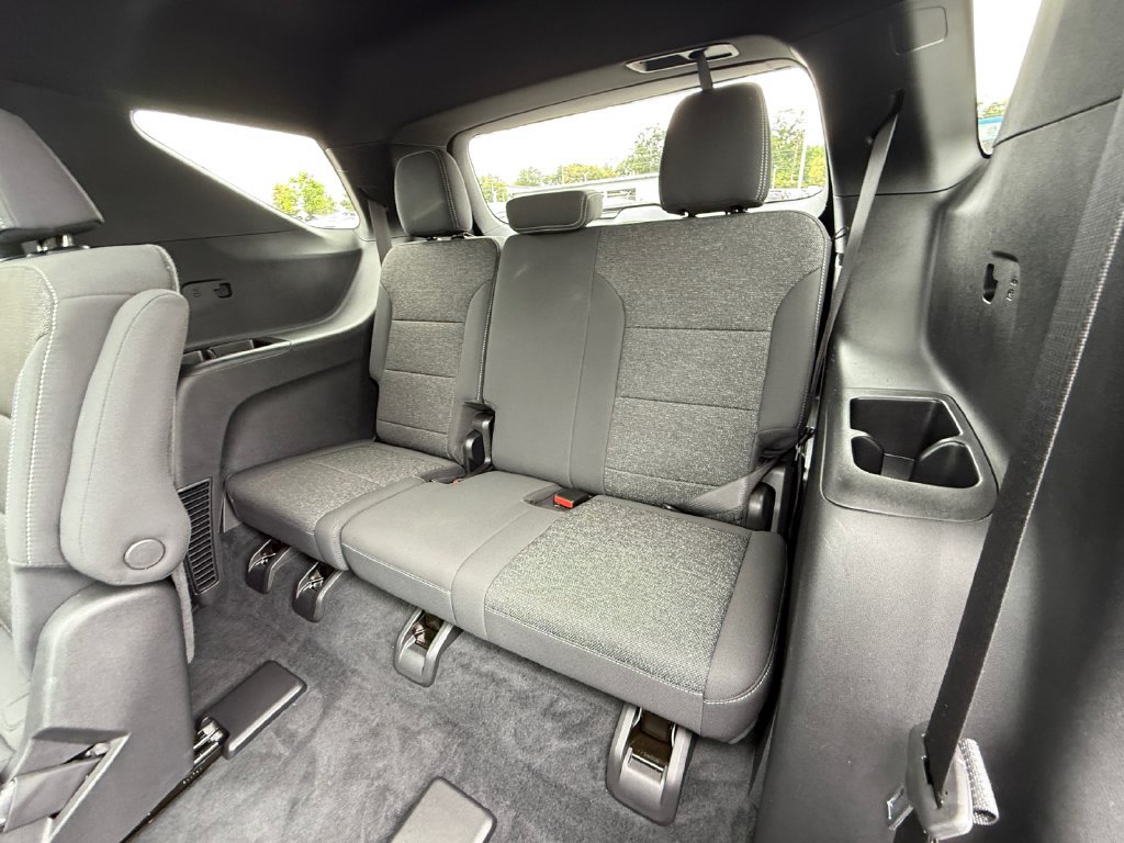 Used 2025 Chevrolet Traverse LT w/ Sun and Wheel Package AWD/4WD image 25