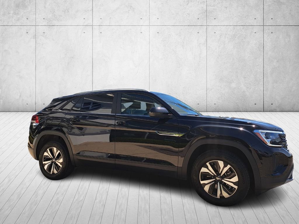 Used 2026 Volkswagen Atlas Cross Sport SE image 3