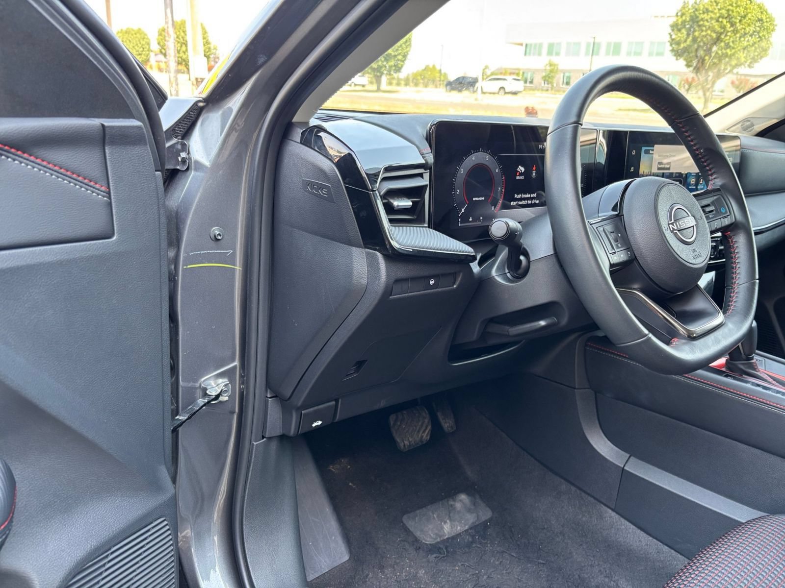 Used 2026 Nissan Kicks SR AWD/4WD image 28