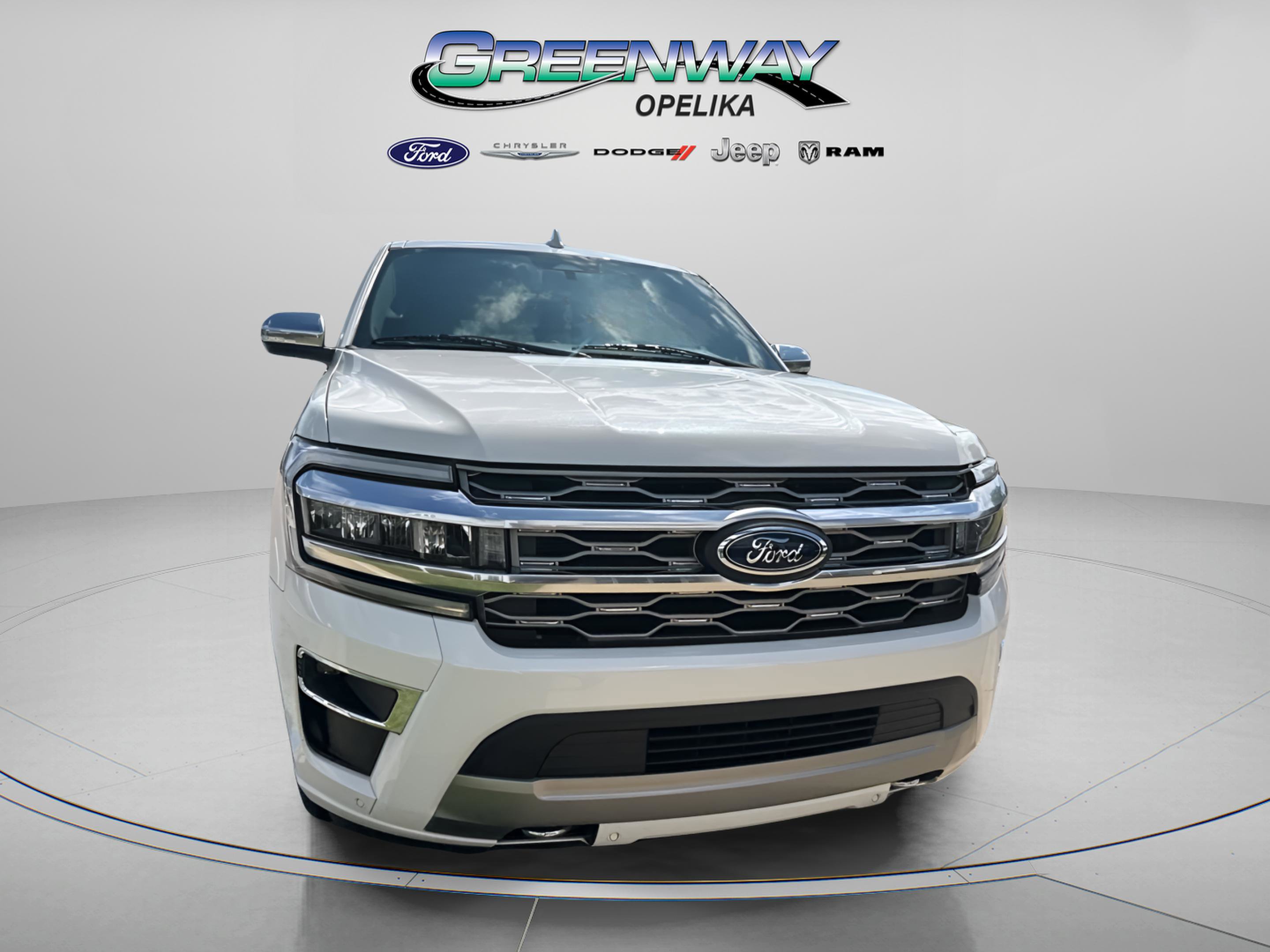Used 2024 Ford Expedition Max Platinum AWD/4WD image 4