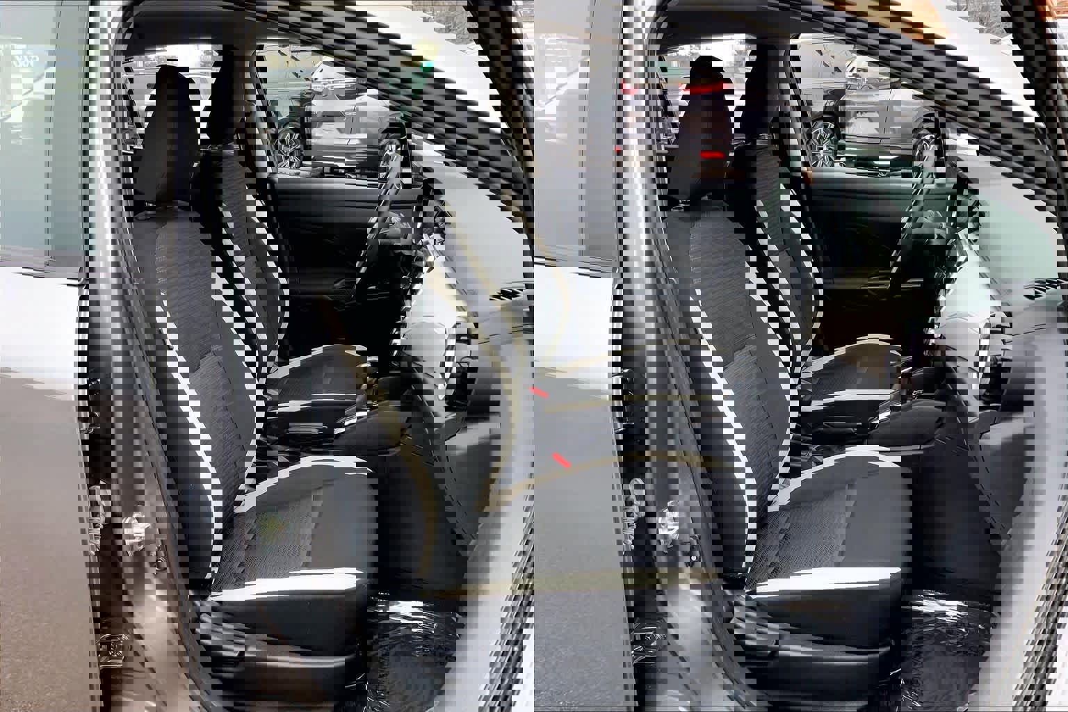 Used 2021 Nissan Versa SV image 7