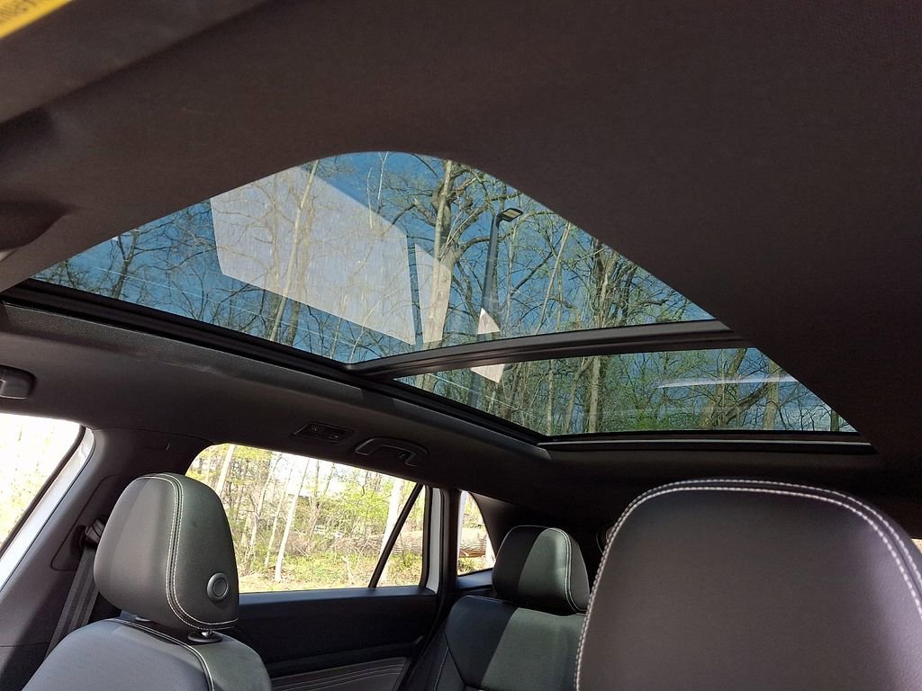 Certified 2023 Volkswagen Atlas Cross Sport SE w/ Panoramic Sunroof Package AWD/4WD image 14