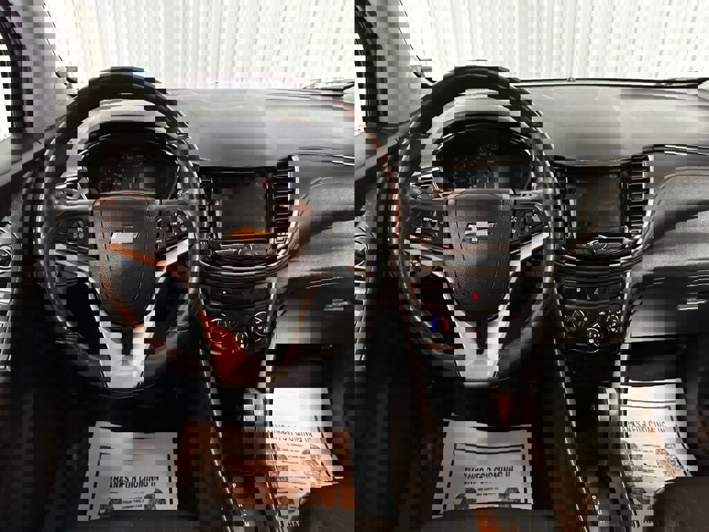 Used 2018 Chevrolet Trax LT w/ LT Convenience Package image 7