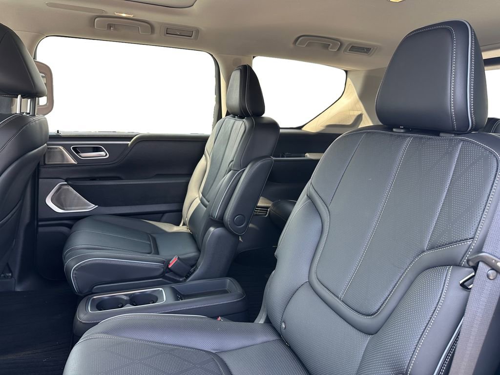 Used 2025 INFINITI QX80 Sensory AWD/4WD image 10
