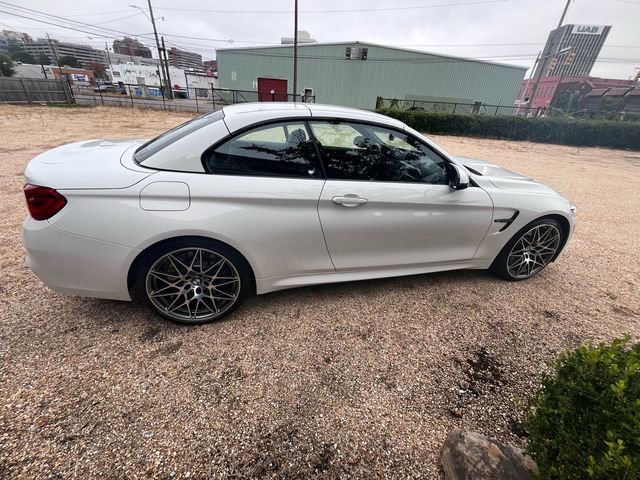 Used 2018 BMW M4 Convertible image 22