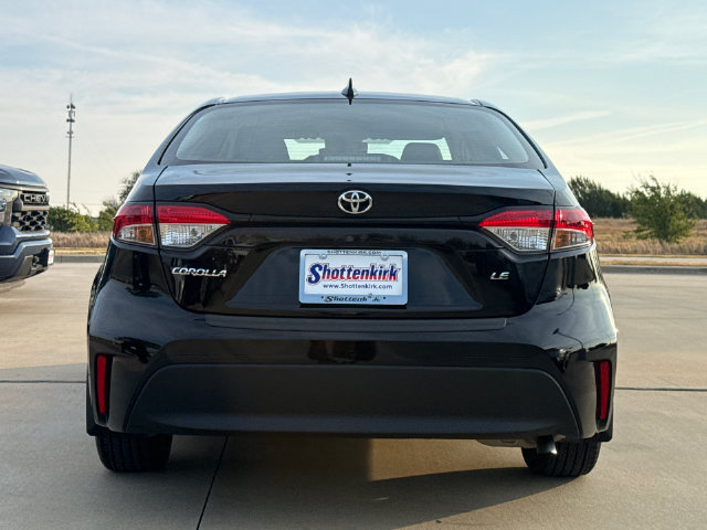 Used 2025 Toyota Corolla LE FWD image 7