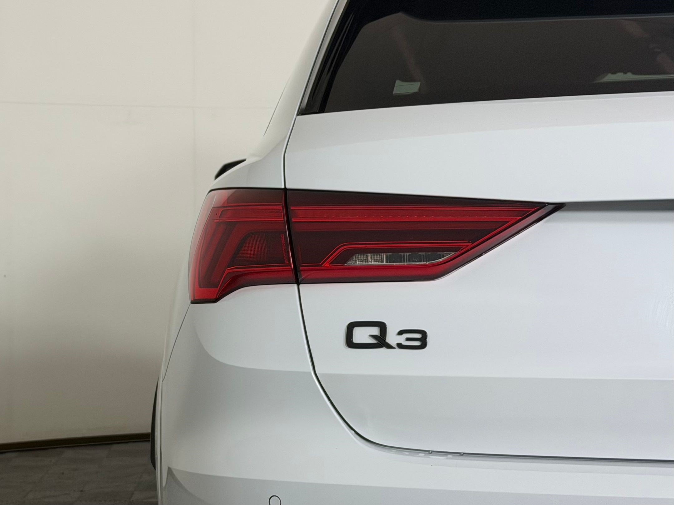Certified 2025 Audi Q3 2.0T Premium Plus w/ Premium Plus Package AWD/4WD image 13