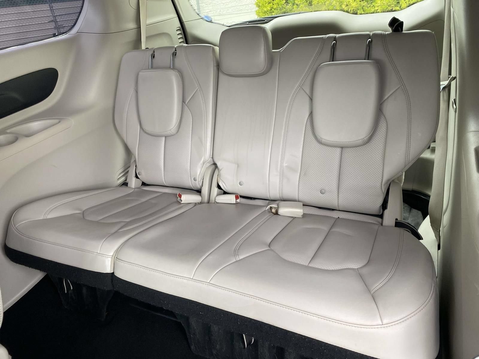 Used 2021 Chrysler Voyager Lxi FWD image 12