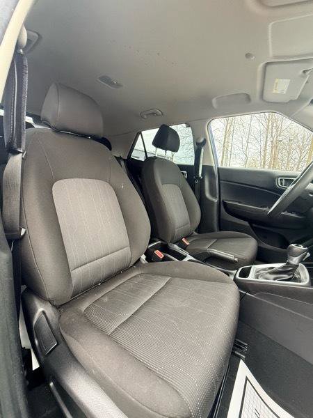 Used 2021 Hyundai Venue SE image 10