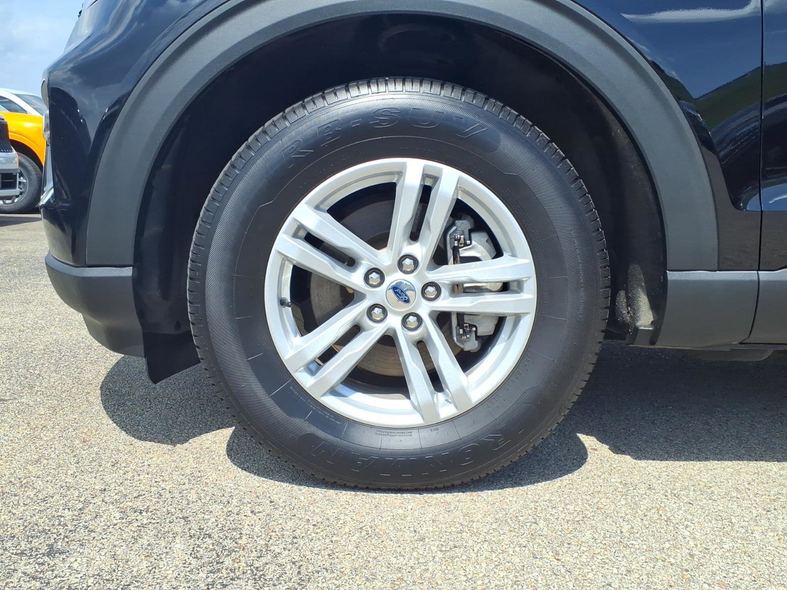 Used 2021 Ford Explorer XLT w/ Equipment Group 202A AWD/4WD image 7