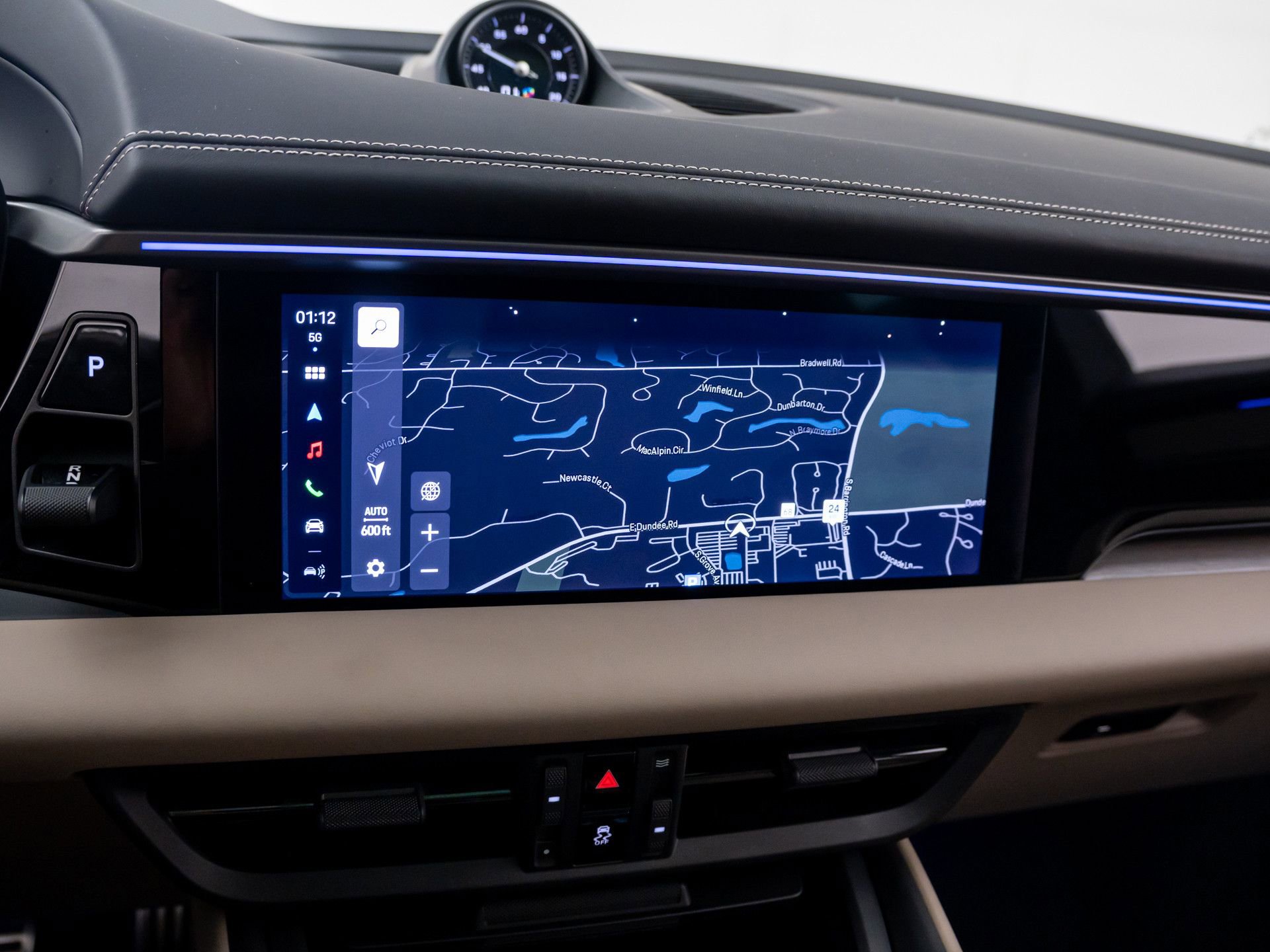 Certified 2025 Porsche Macan 4S Electric image 31