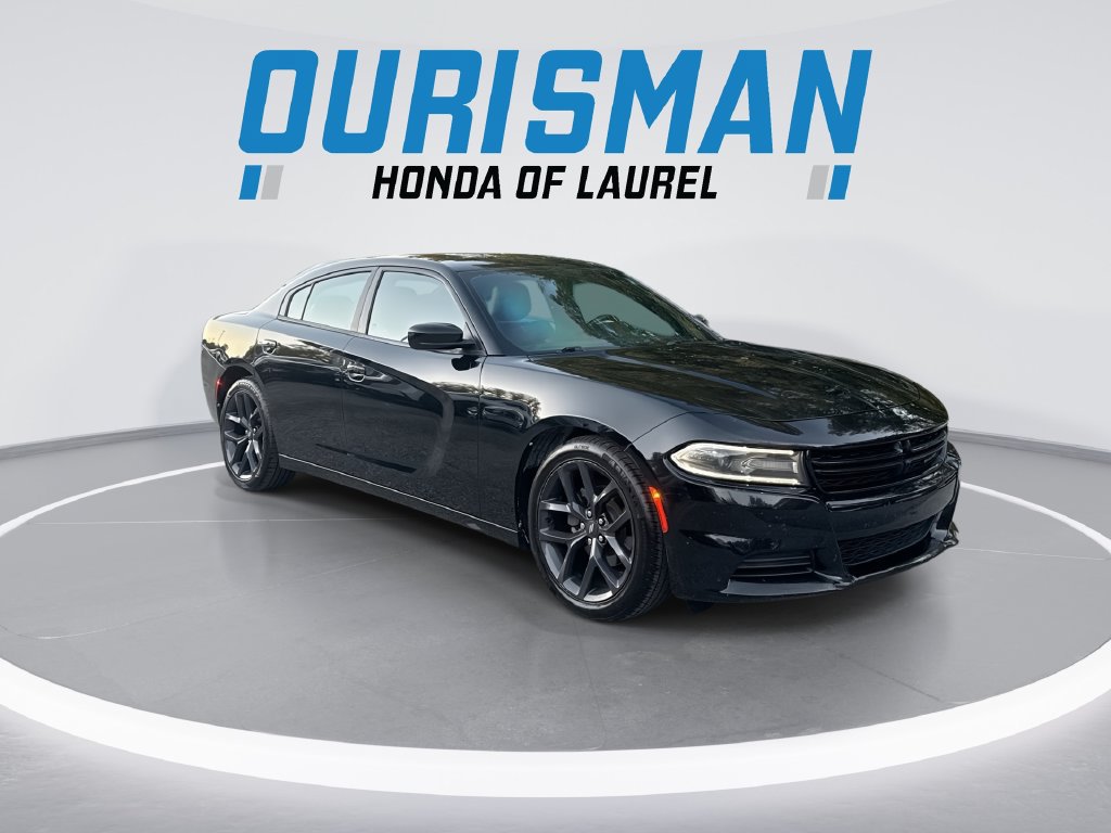 Used 2020 Dodge Charger SXT w/ Plus Group RWD image 2