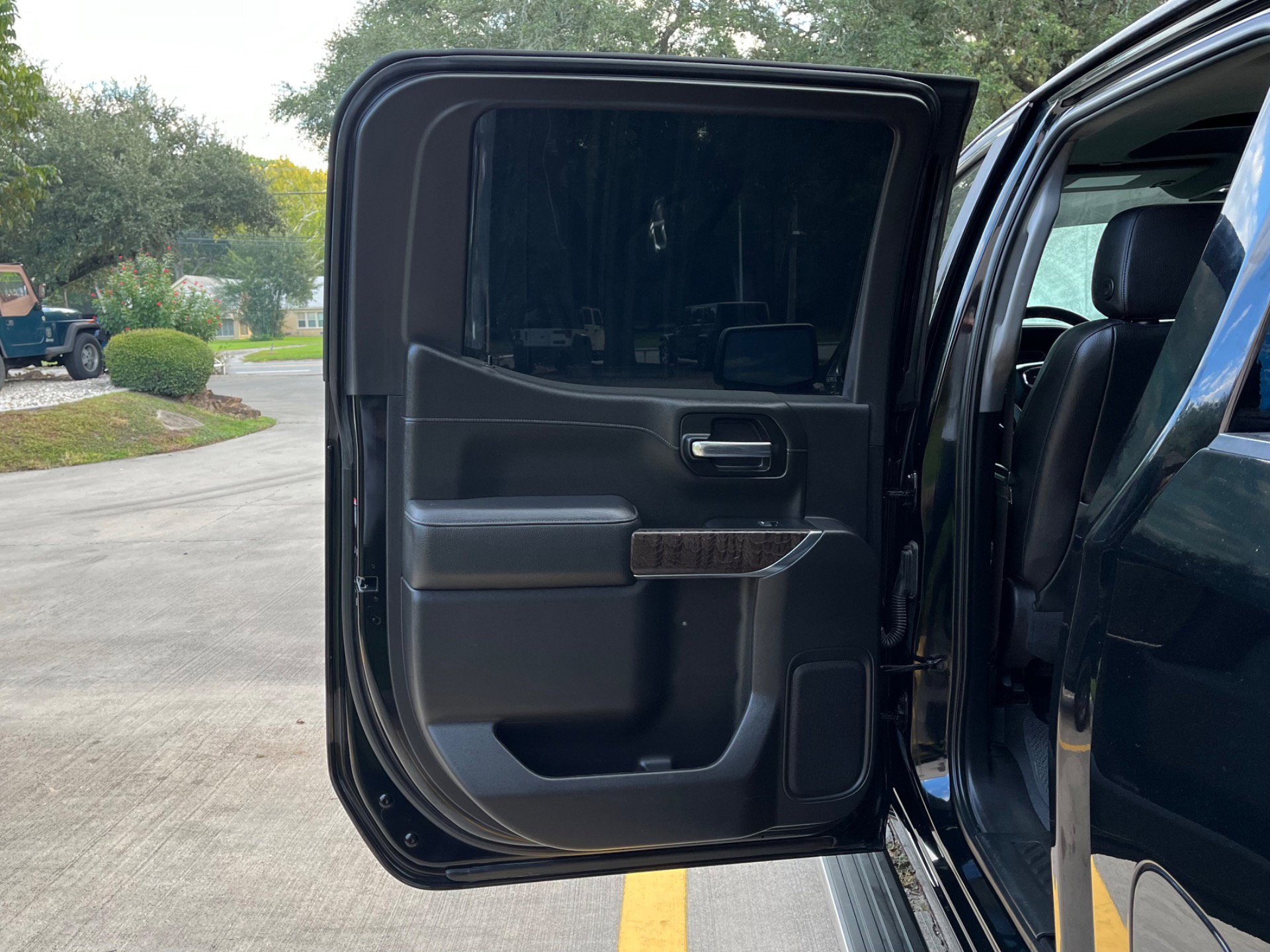 Used 2021 GMC Sierra 1500 Denali w/ Denali Premium Package image 32