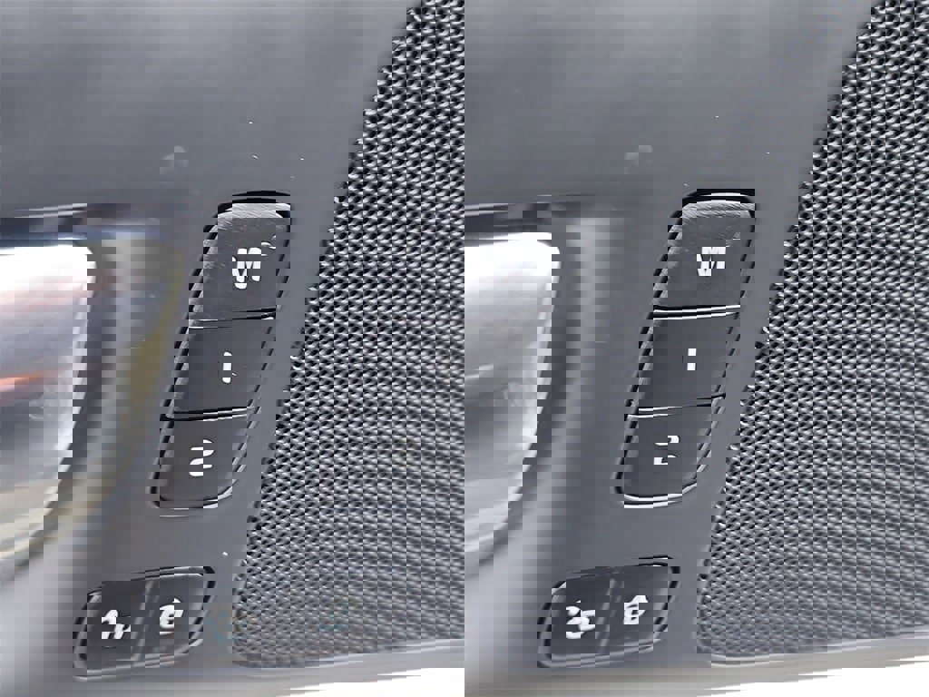 Used 2020 Volvo S60 T6 Momentum w/ Protection Package Premier image 20