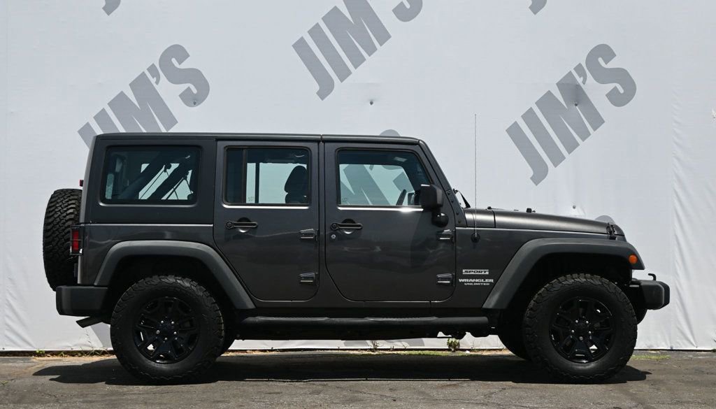 Used 2016 Jeep Wrangler Unlimited Sport w/ Connectivity Group AWD/4WD image 4