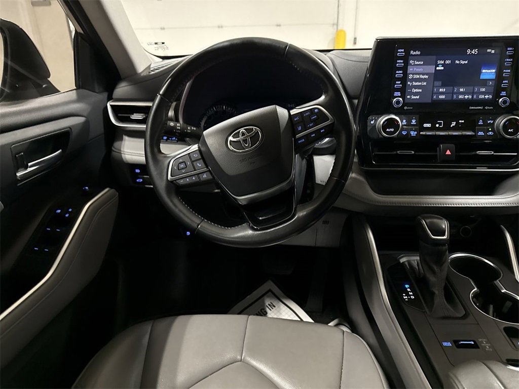 Used 2021 Toyota Highlander XLE image 20