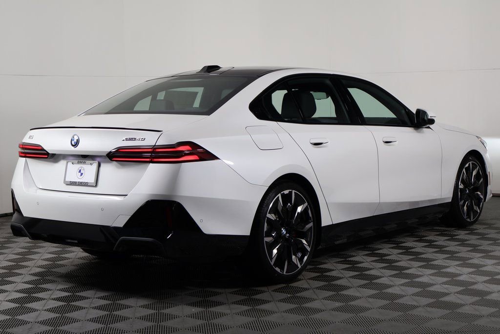 New 2026 BMW i5 eDrive40 w/ M Sport Package image 2