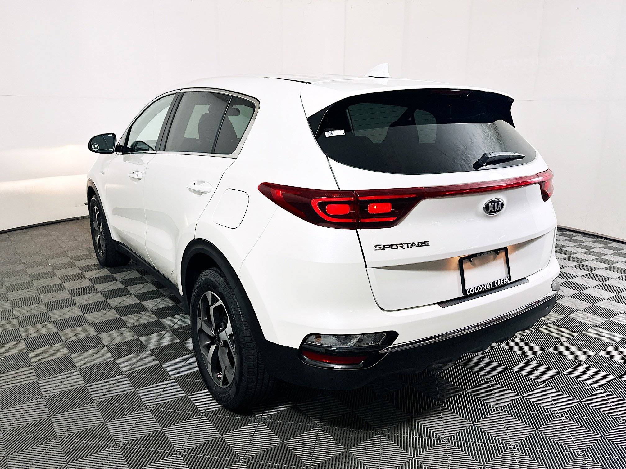 Used 2021 Kia Sportage LX AWD/4WD image 5