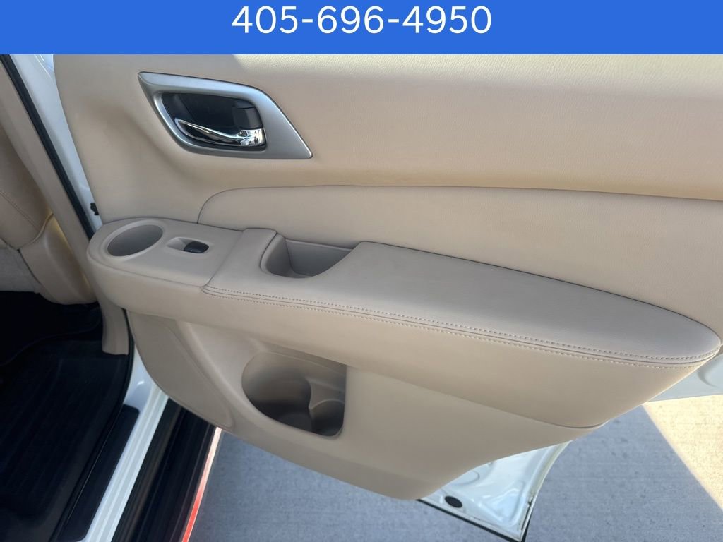 Used 2019 Nissan Pathfinder SL w/ Cargo Package image 34