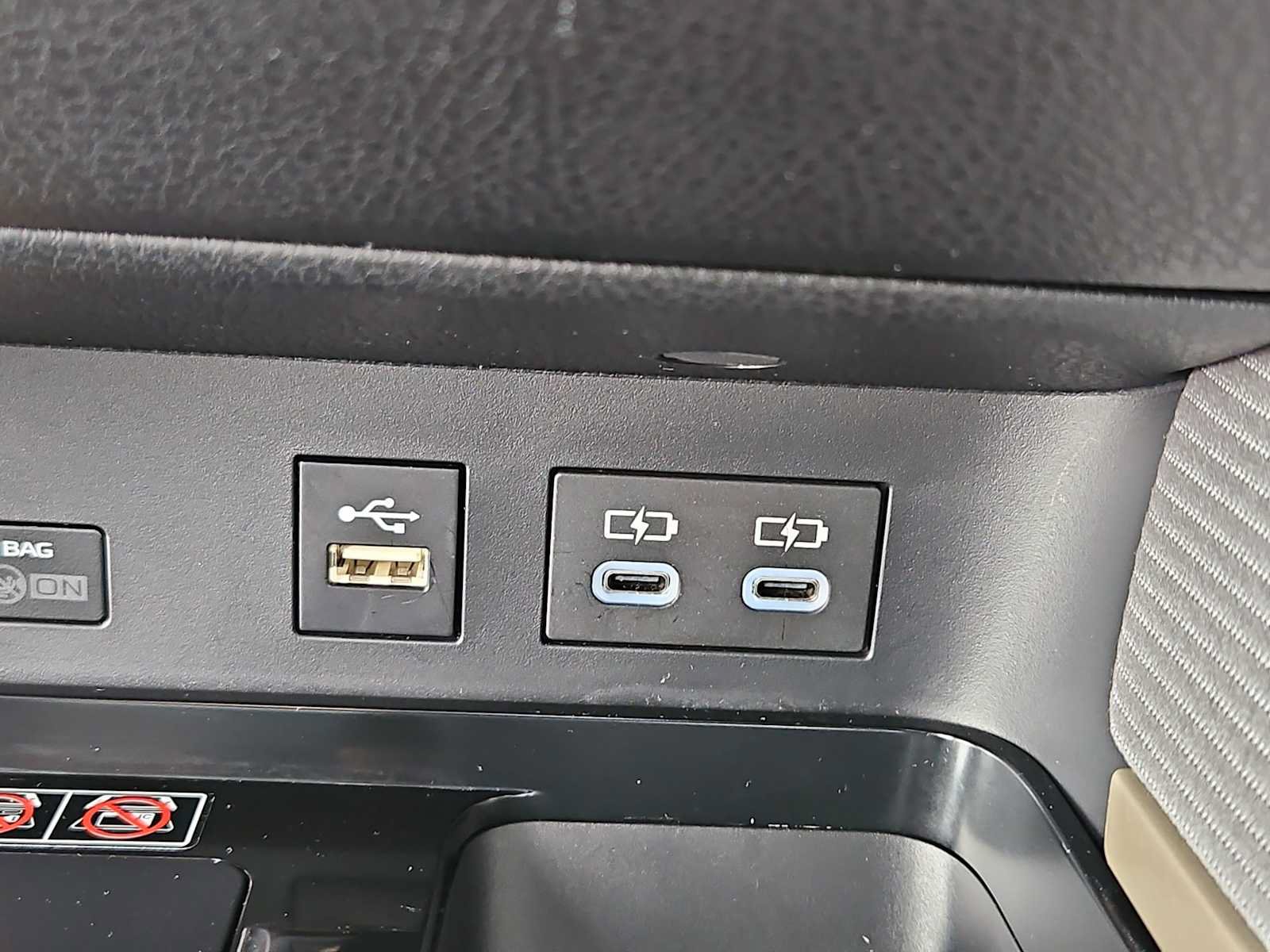 Used 2025 Toyota Camry SE w/ Convenience Package FWD image 30