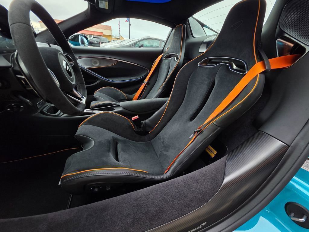 Used 2025 McLaren Artura Spider image 35