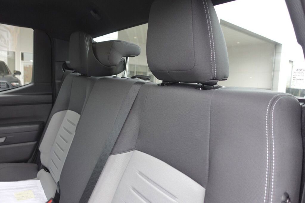 Used 2025 Toyota Tacoma TRD Sport image 12