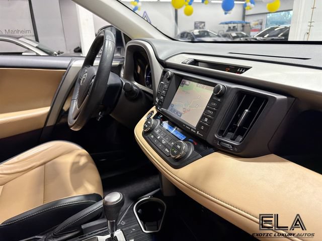 Used 2018 Toyota RAV4 Limited FWD image 39