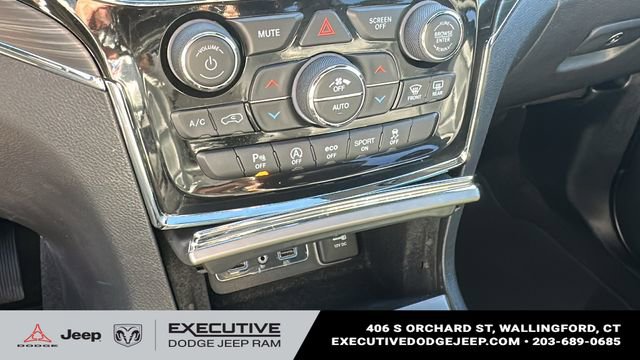 Used 2021 Jeep Grand Cherokee Limited image 17