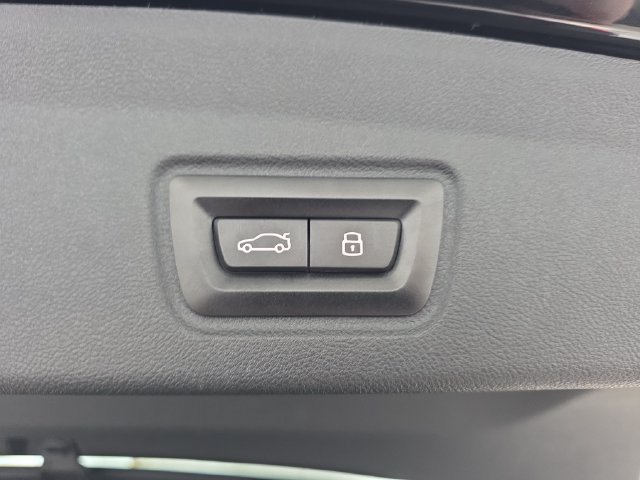 Certified 2024 BMW i4 eDrive40 w/ Premium Package RWD image 31