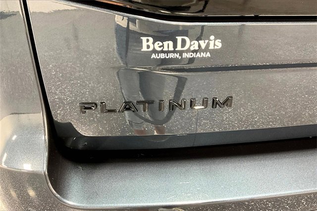 New 2025 Ford Expedition Max Platinum image 9