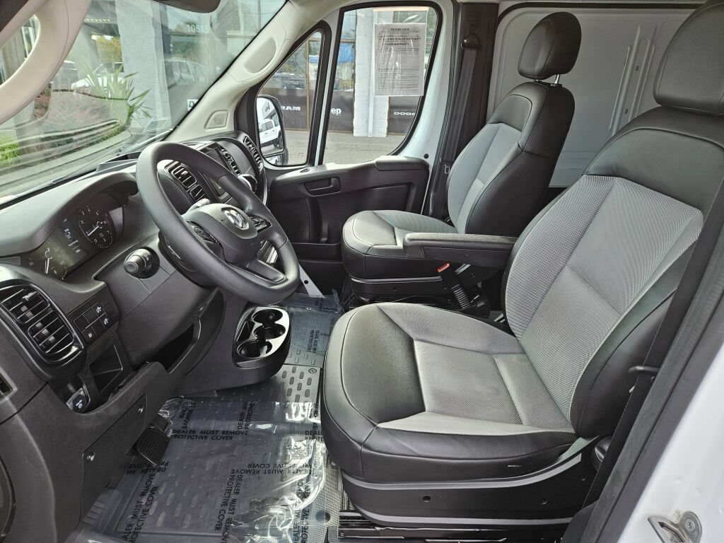 Used 2025 RAM ProMaster 2500 w/ Convenience Group FWD image 16