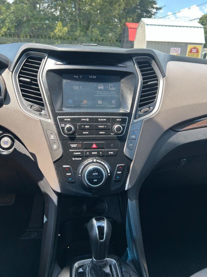Used 2017 Hyundai Santa Fe Sport FWD image 17