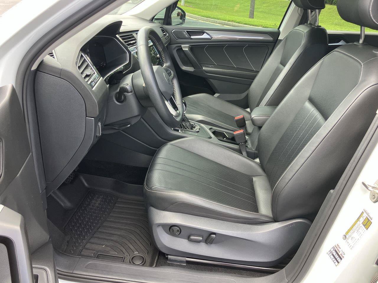 Used 2024 Volkswagen Tiguan SE FWD image 12