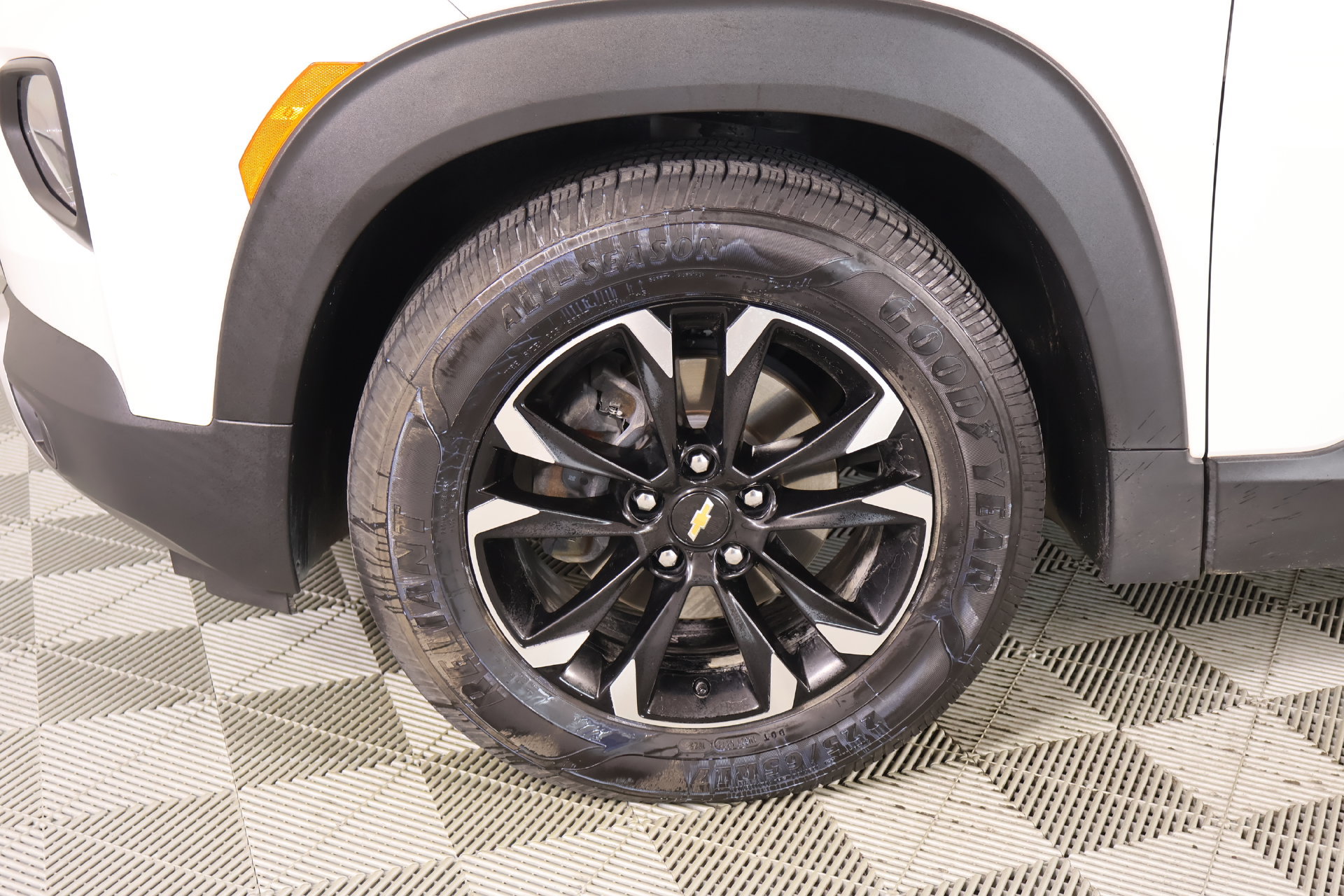 Used 2022 Chevrolet TrailBlazer LT w/ Premium Seating Package FWD image 17