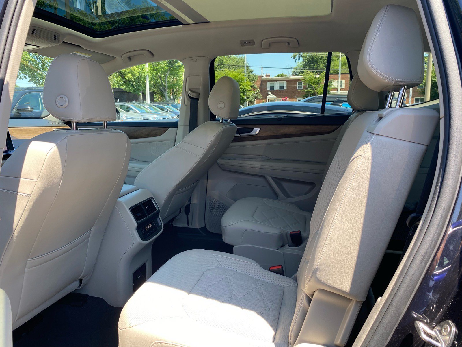 Certified 2024 Volkswagen Atlas SE AWD/4WD image 16