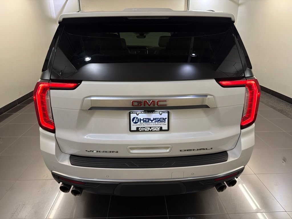 Used 2022 GMC Yukon XL Denali w/ Denali Premium Package AWD/4WD image 5
