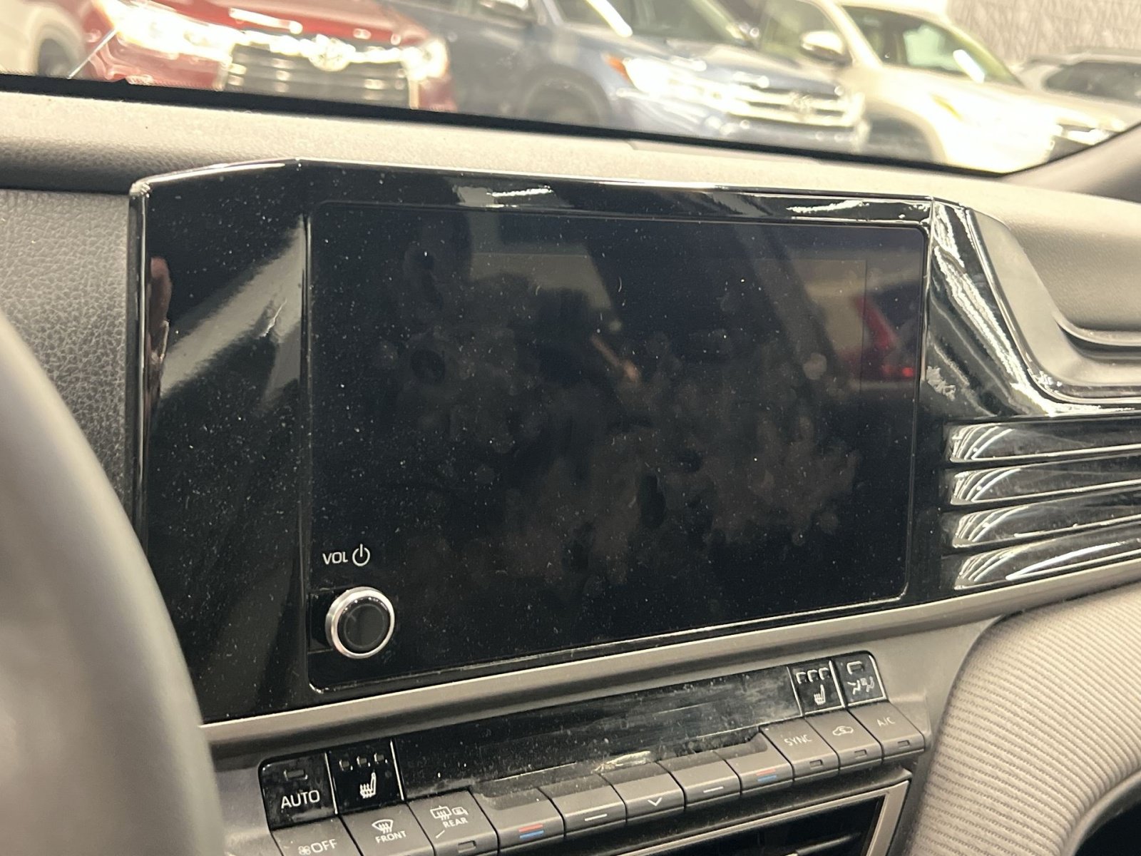 Used 2025 Toyota Camry SE w/ Convenience Package FWD image 17
