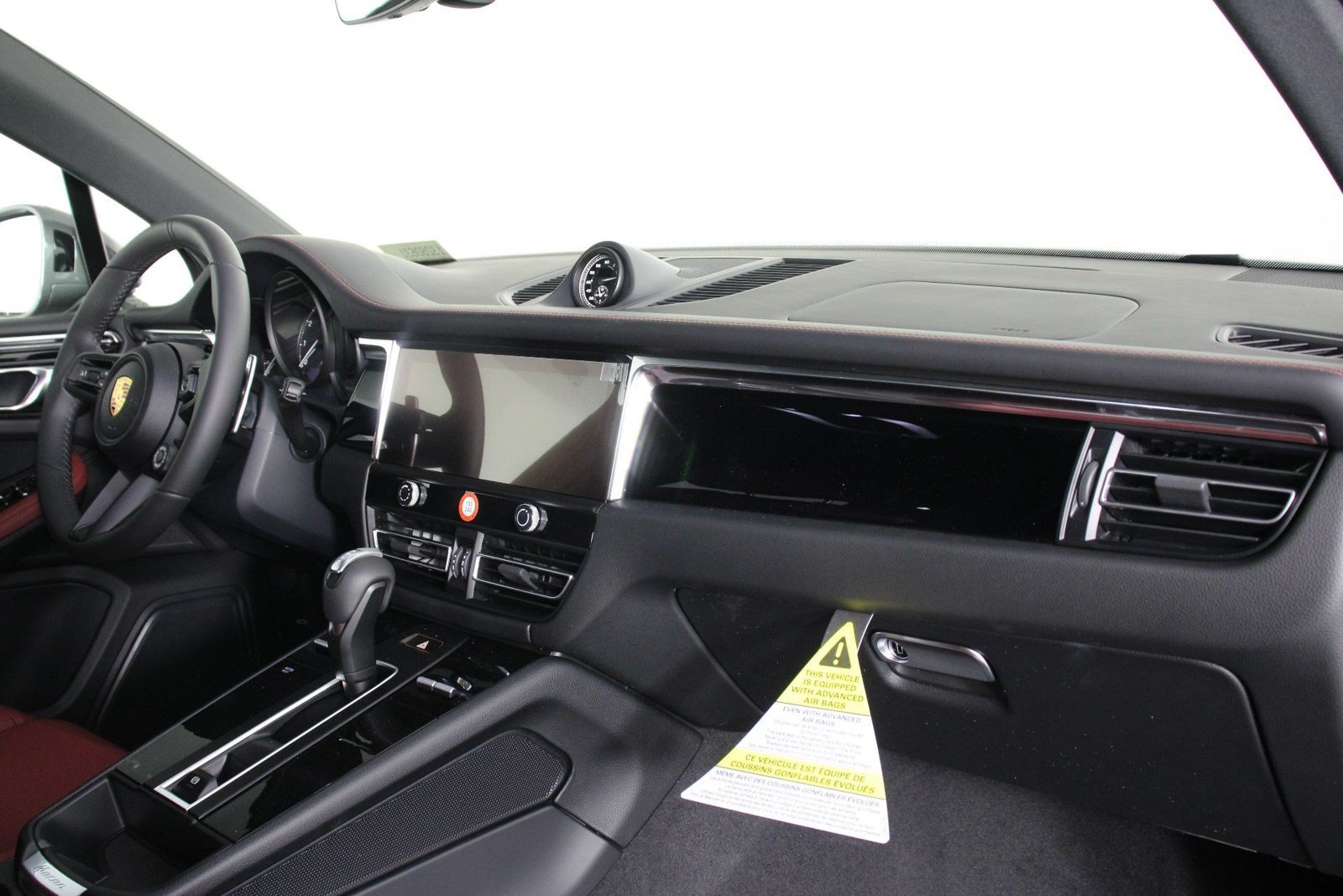 New 2026 Porsche Macan Turbo AWD/4WD image 15