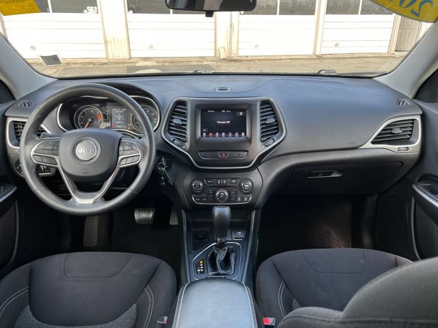 Used 2019 Jeep Cherokee Latitude w/ Popular Appearance Group FWD image 11