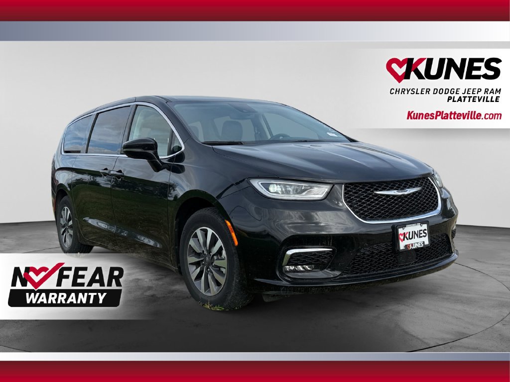 Used 2024 Chrysler Pacifica Limited FWD image 1