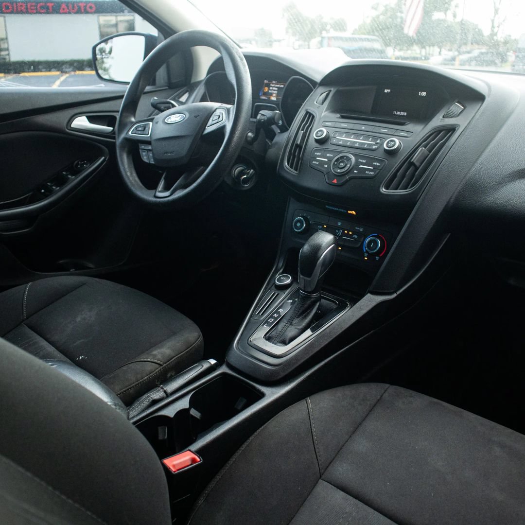 Used 2017 Ford Focus SE FWD image 16