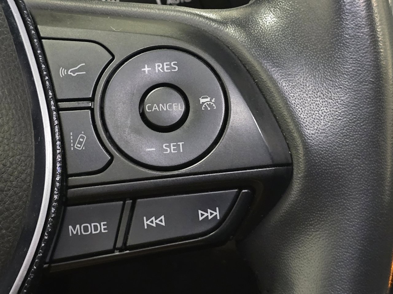 Used 2021 Toyota RAV4 Limited image 34