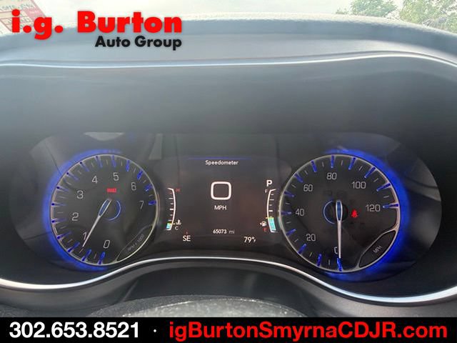 Used 2019 Chrysler Pacifica Limited w/ Advanced Safetytec Group FWD image 5