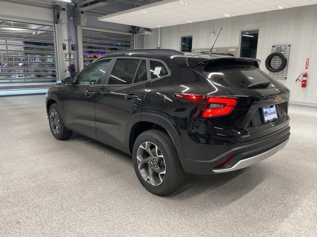 New 2025 Chevrolet Trax LT w/ Driver Confidence Package image 5